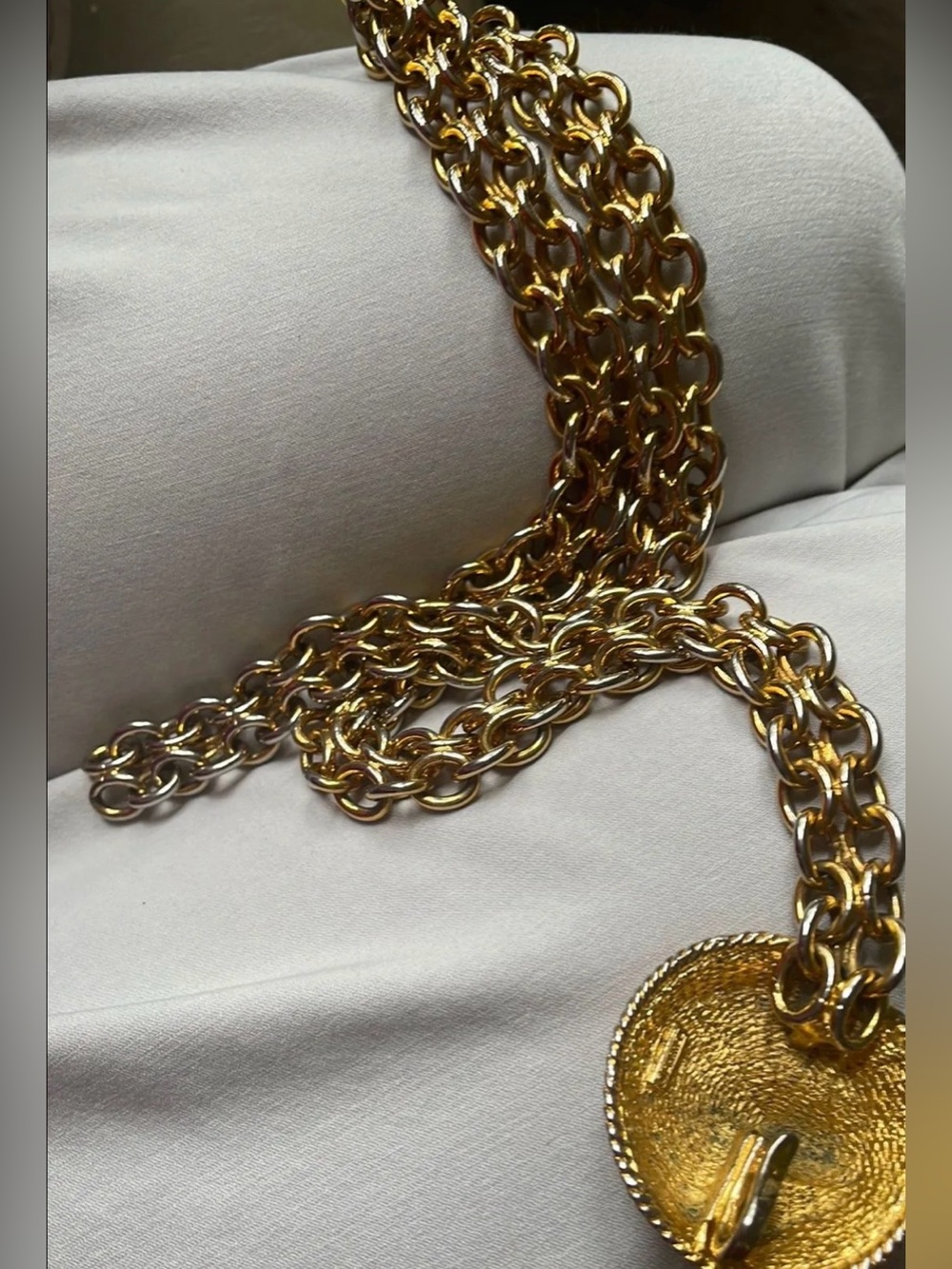 AUTHENTIC CHANEL Gold colored Lion Medallion Chain Necklace - Women's Jewelry - Picture 4 of 4